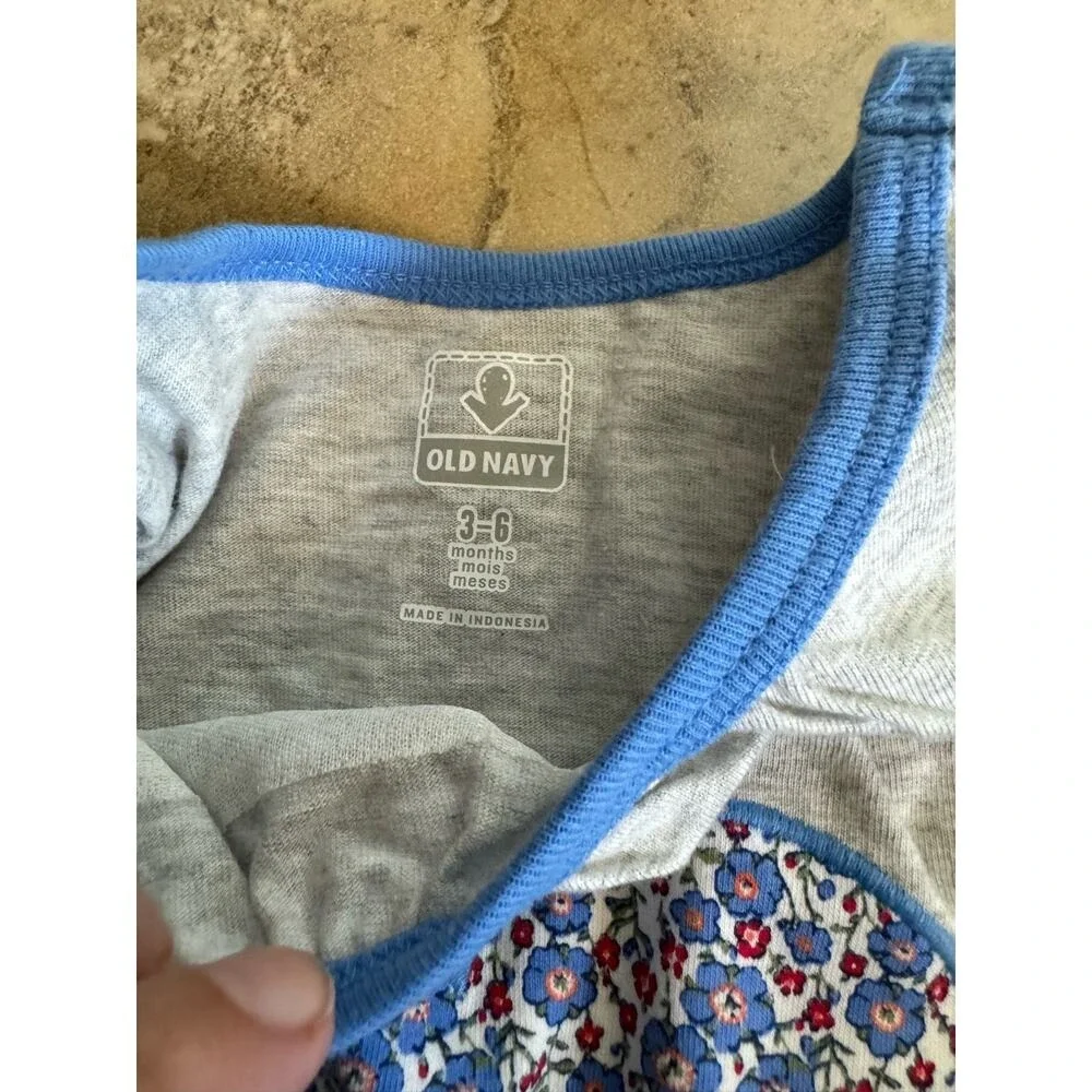 Old Navy Girls Top Sz 3-6 Mo Gray Blue Heart Floral Print‎ Applique Short Sleeve